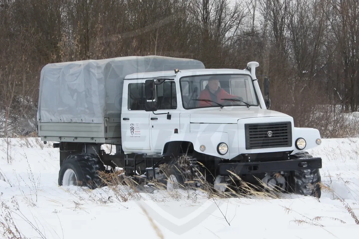 Снегоболотоход с шинами низкого давления на базе сдвоенной кабины ГАЗ Садко